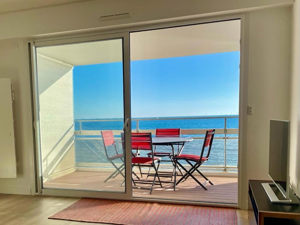 Large Studio Direct Access To The Beach ポミシェ エクステリア 写真