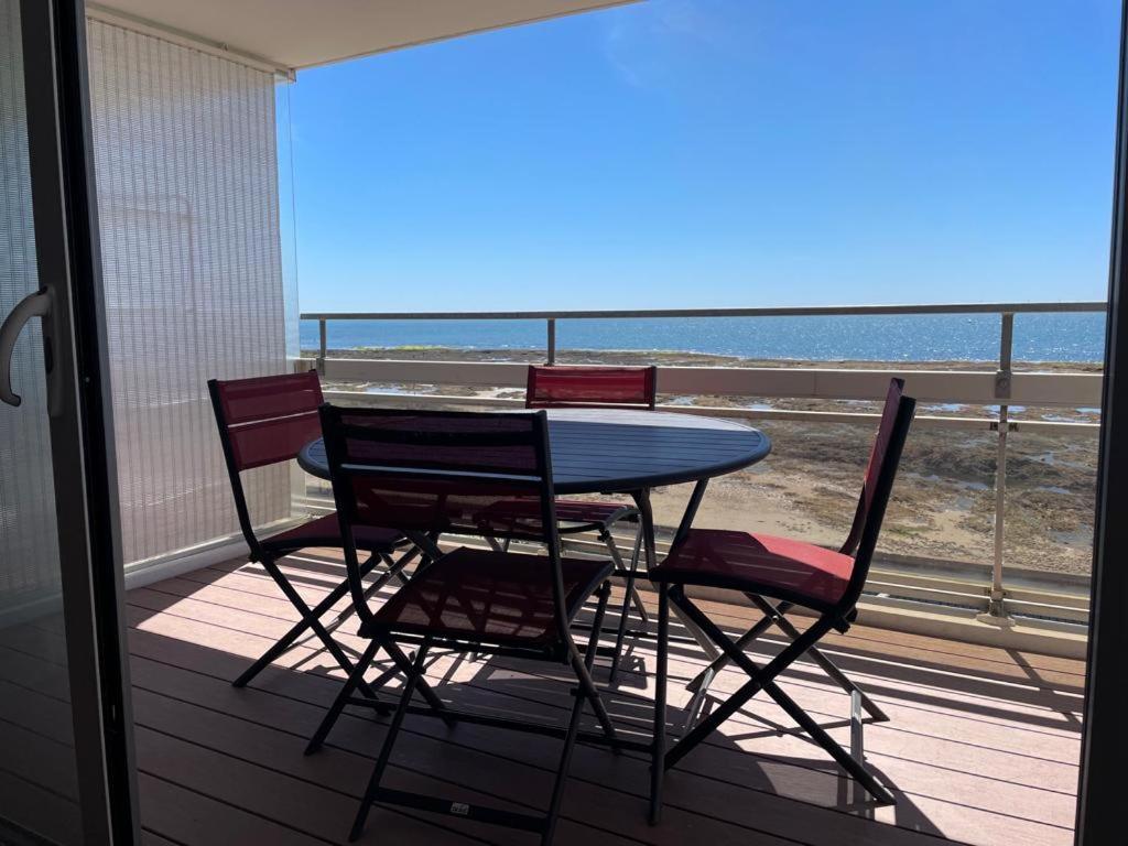 Large Studio Direct Access To The Beach ポミシェ エクステリア 写真
